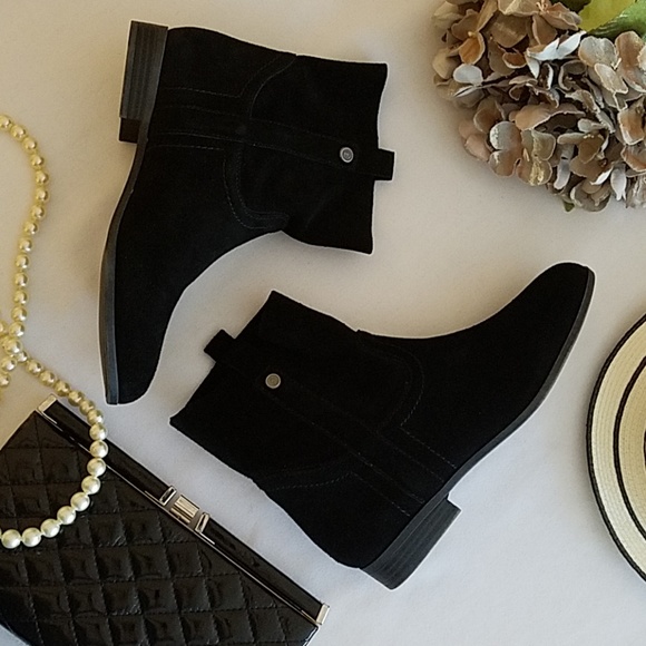 Frye Shoes - NIB Frye & Co. Back Shortie Boots